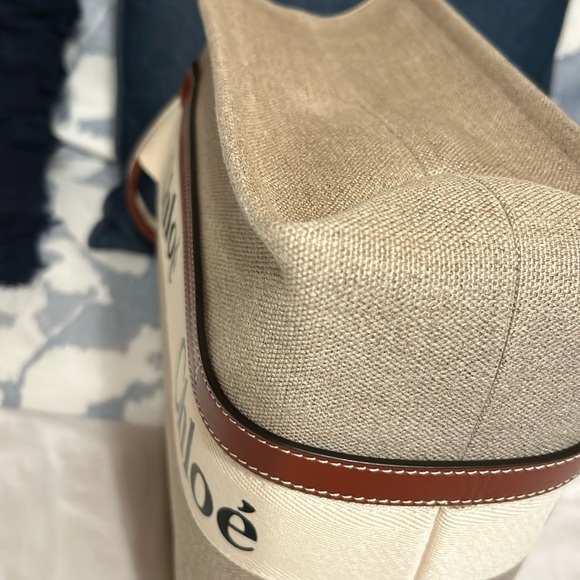 Chloe Medium Woody Tote - Picture 9 of 16